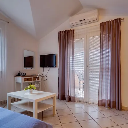 Rosemarie וודיצה